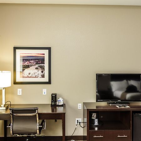 Holiday Inn Express & Suites Cheektowaga North East By Ihg Экстерьер фото