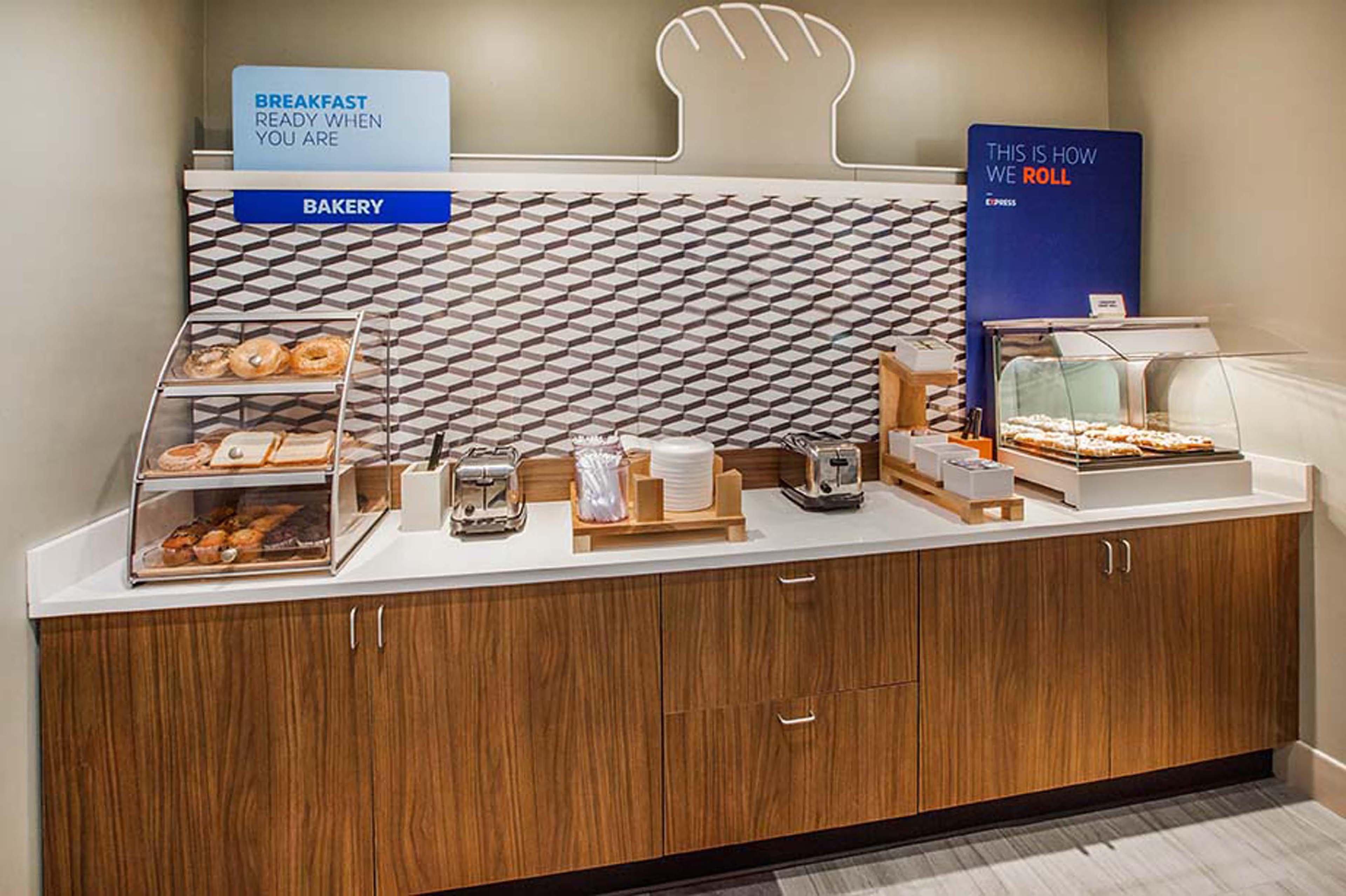 Holiday Inn Express & Suites Cheektowaga North East By Ihg Экстерьер фото