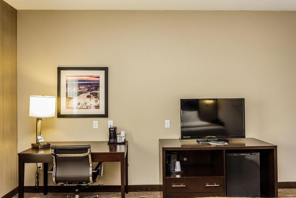 Holiday Inn Express & Suites Cheektowaga North East By Ihg Экстерьер фото