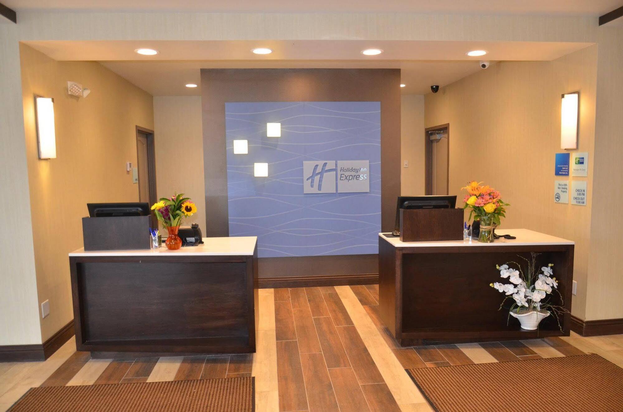 Holiday Inn Express & Suites Cheektowaga North East By Ihg Экстерьер фото